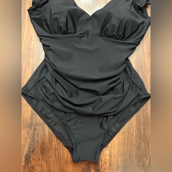 DKNY Ruffle-Trim One-Piece Swimsuit Size XXL Black Tummy Control Modest Pool - Picture 4 of 14